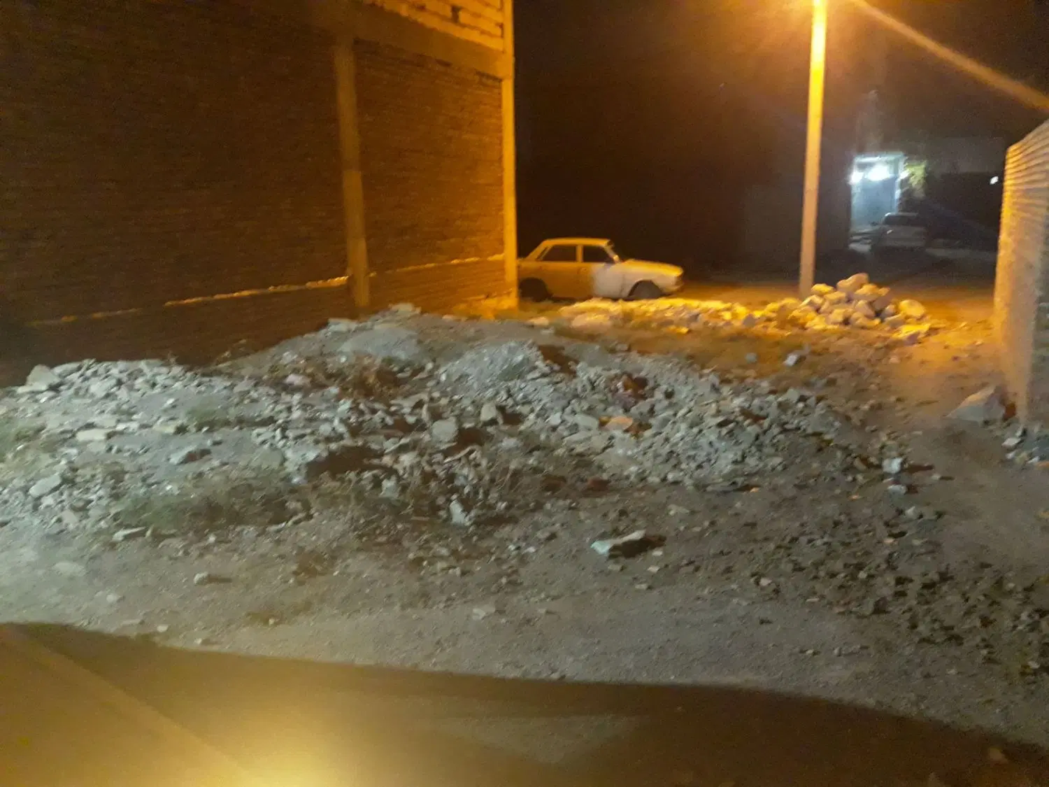 زمین باغ معروف