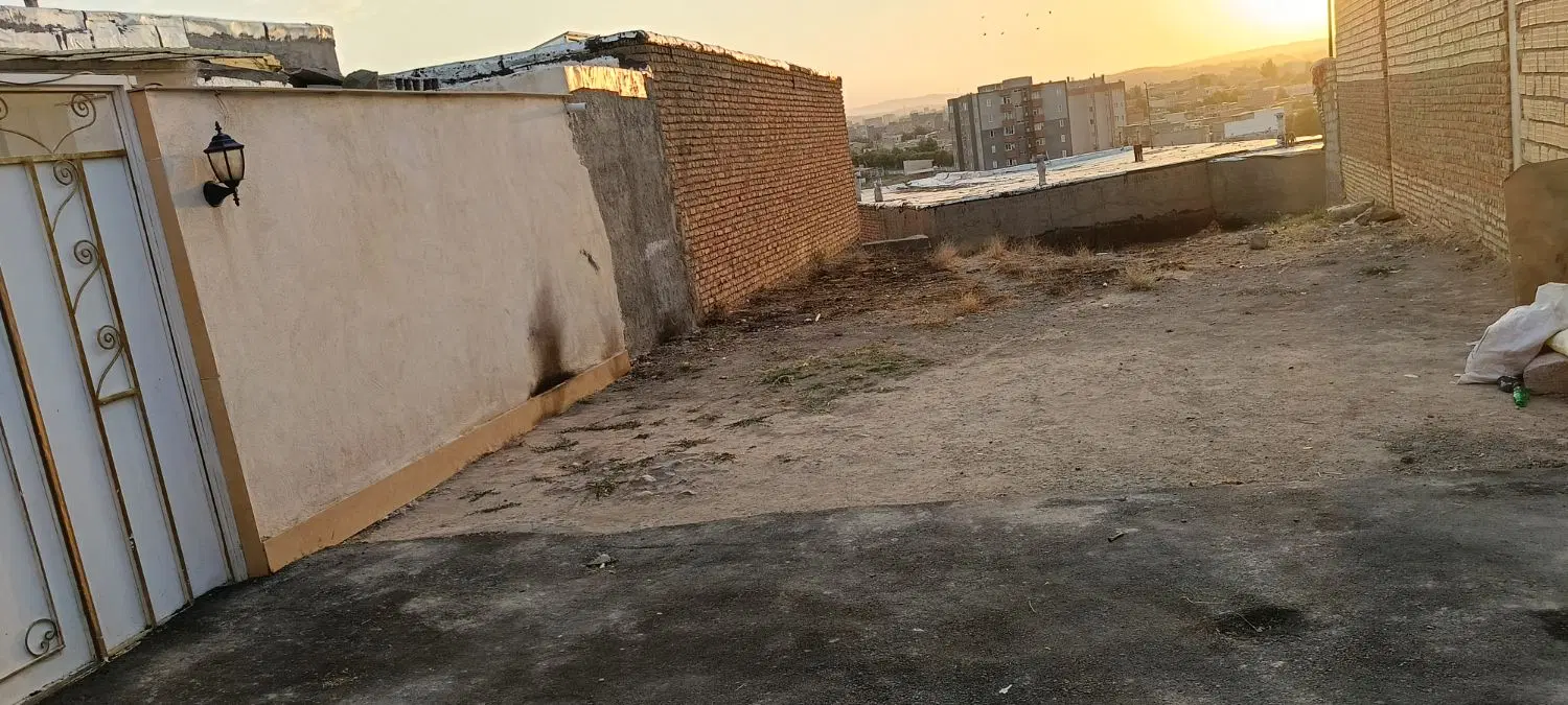 یک قطعه زمین
