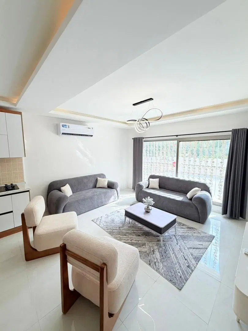 فروش دو خواب ۸۰ متر بدون تراس و انباری رو به نما