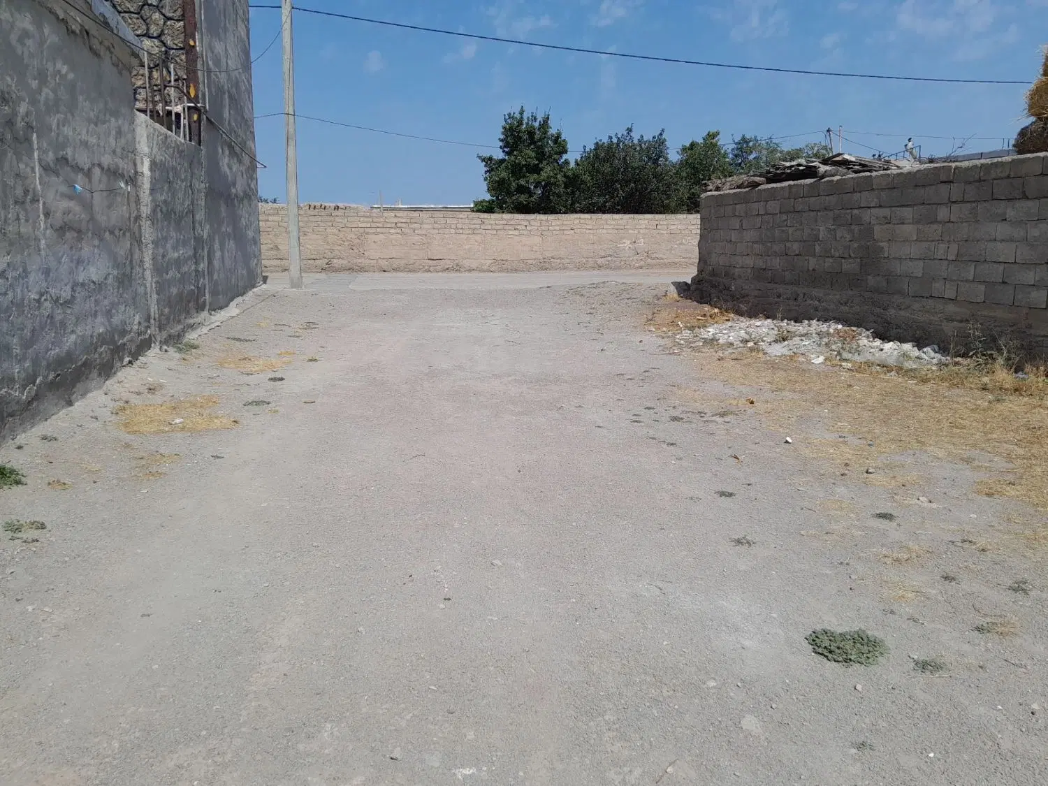 زمین مسکونی