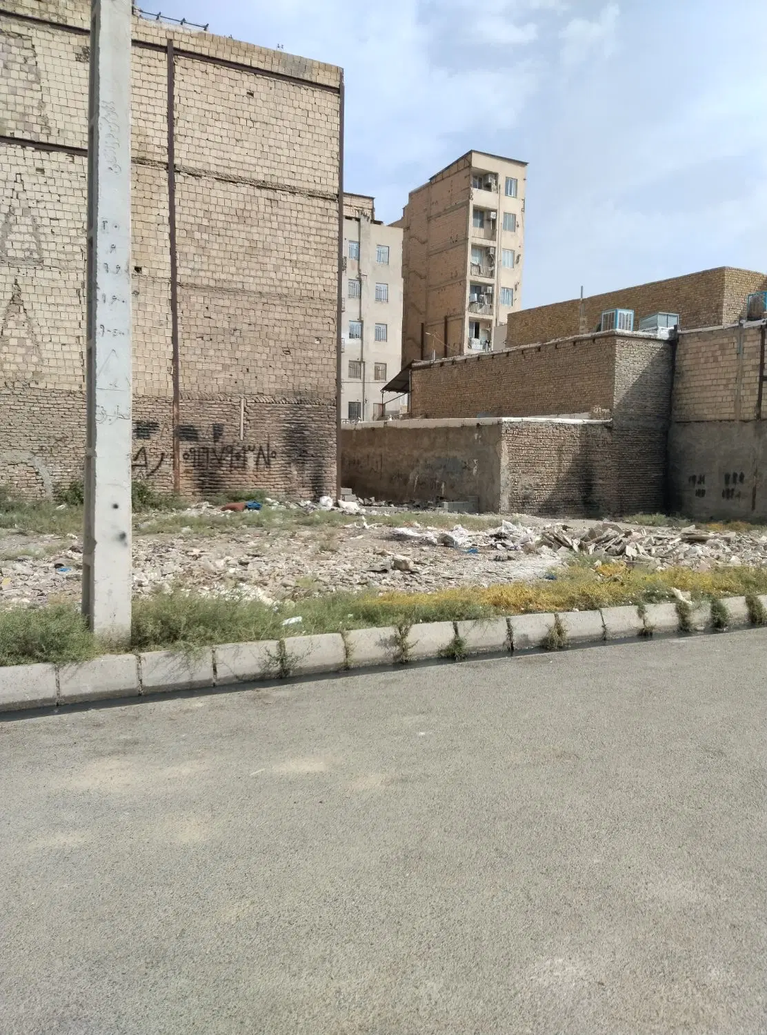 زمین مسکونی