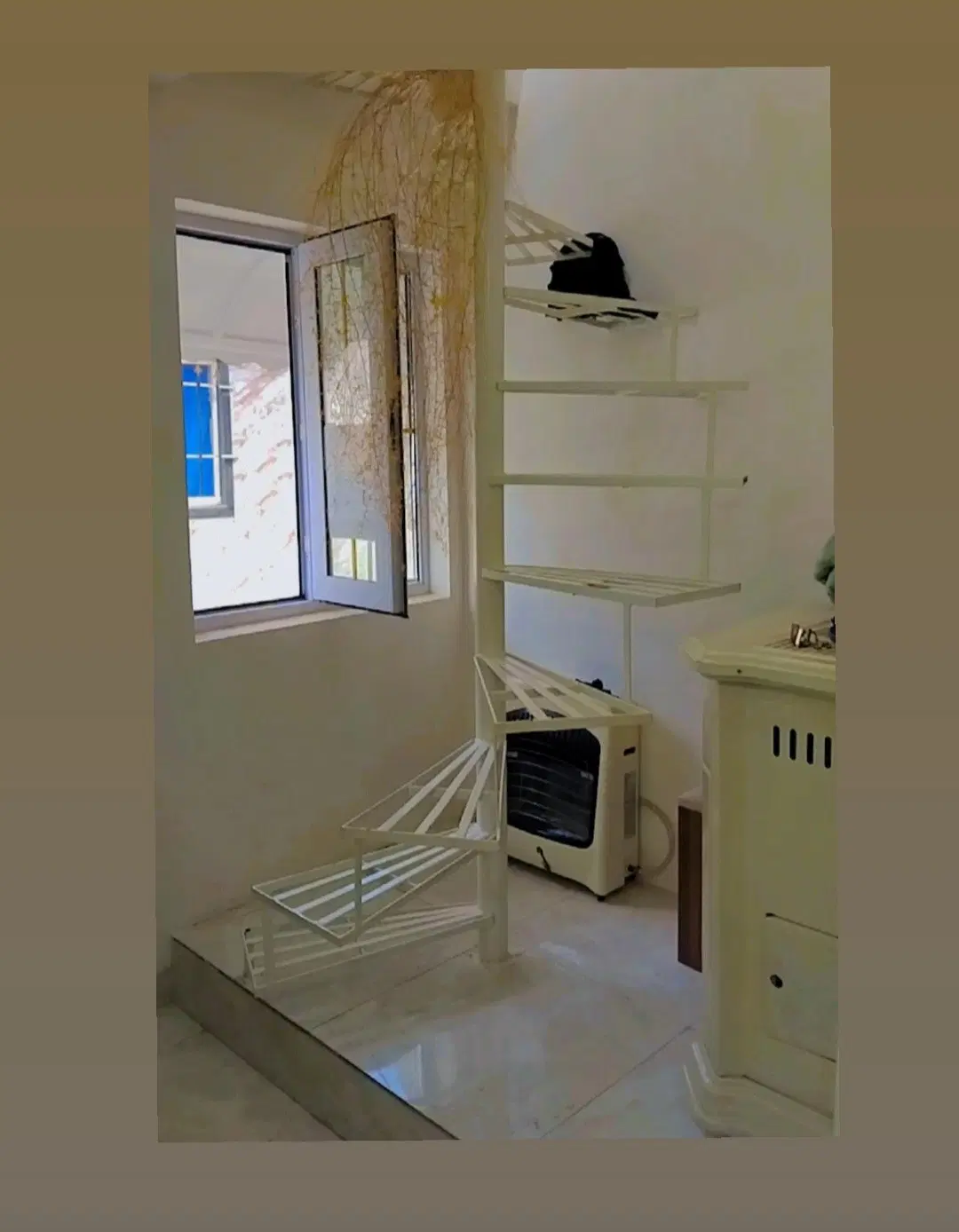 فروش تک واحد مسکونی۶۷متری با بام تهرونی