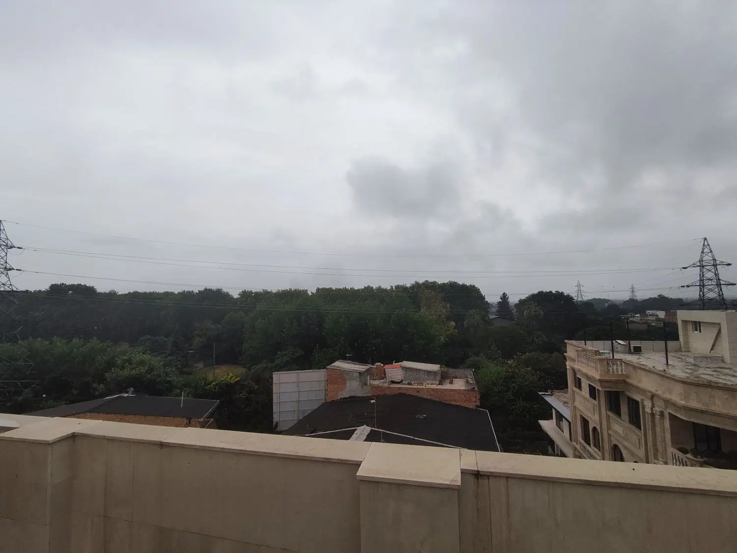 پنت در پاسداران