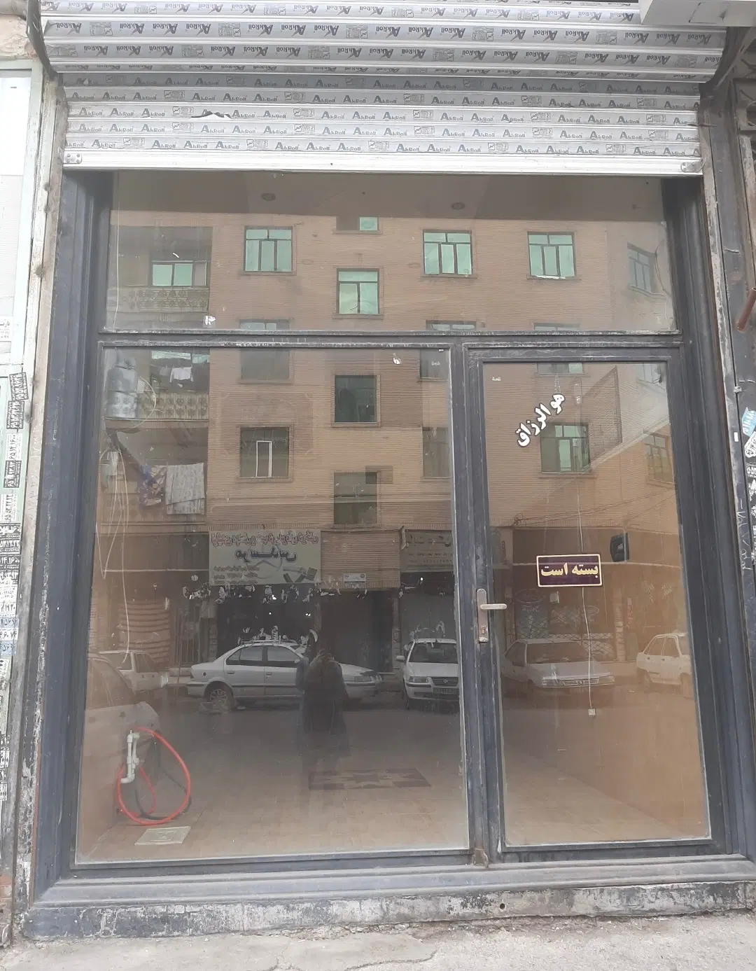 مغازه ۴۰ متری دارای بالکن