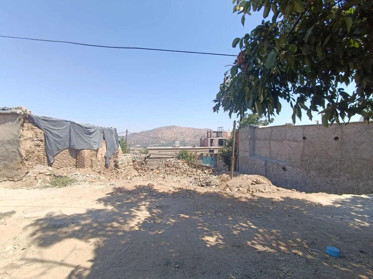 زمین مسکونی