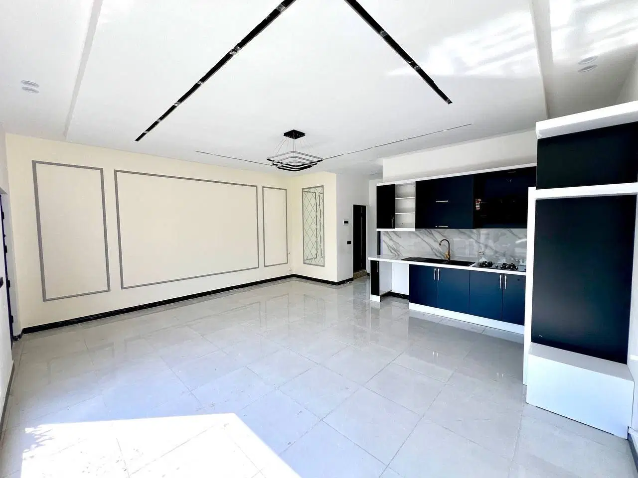 ویلای استخردار همکف نما سنگ خوش‌نقشه