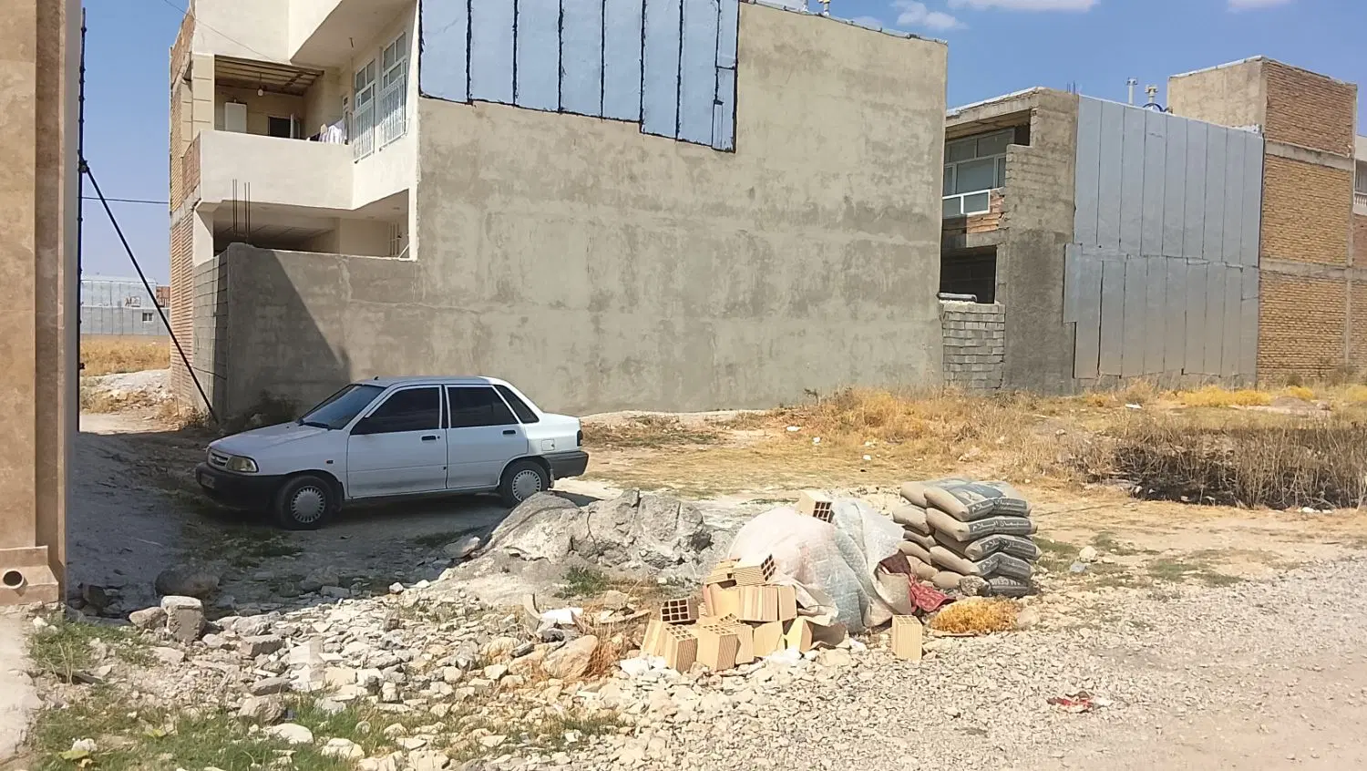 زمین مسکونی 200متر بر سوم خیابان سلامت سلام