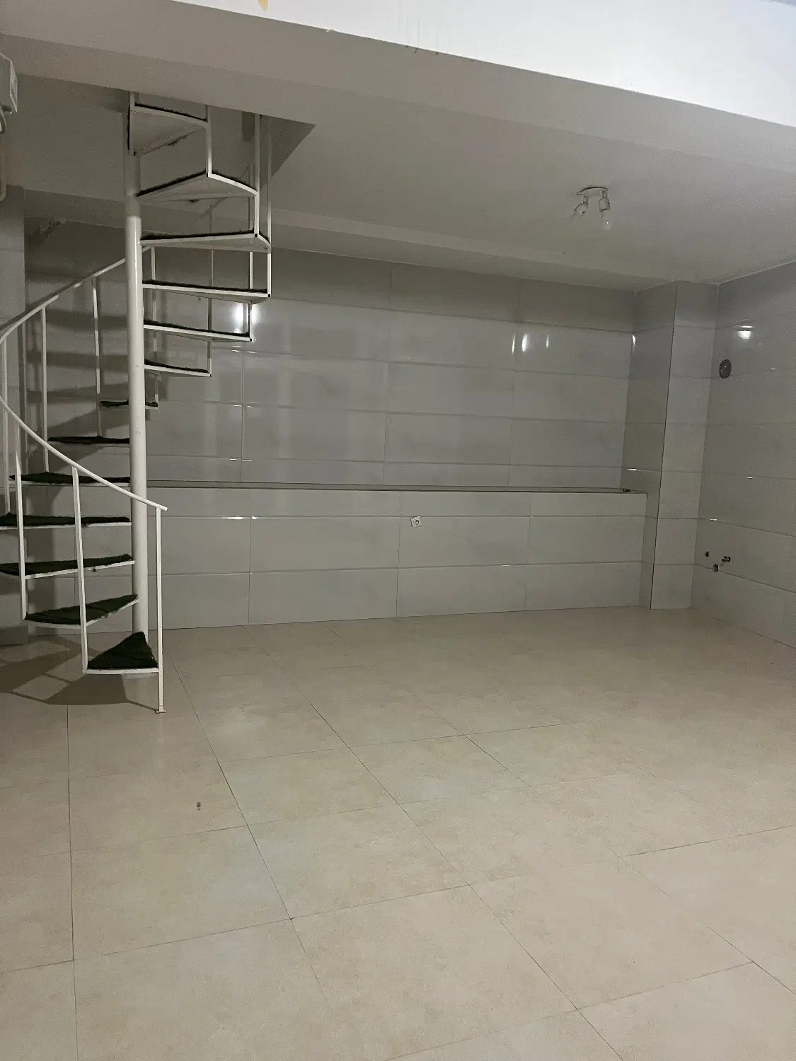 اجاره واحد تجاری