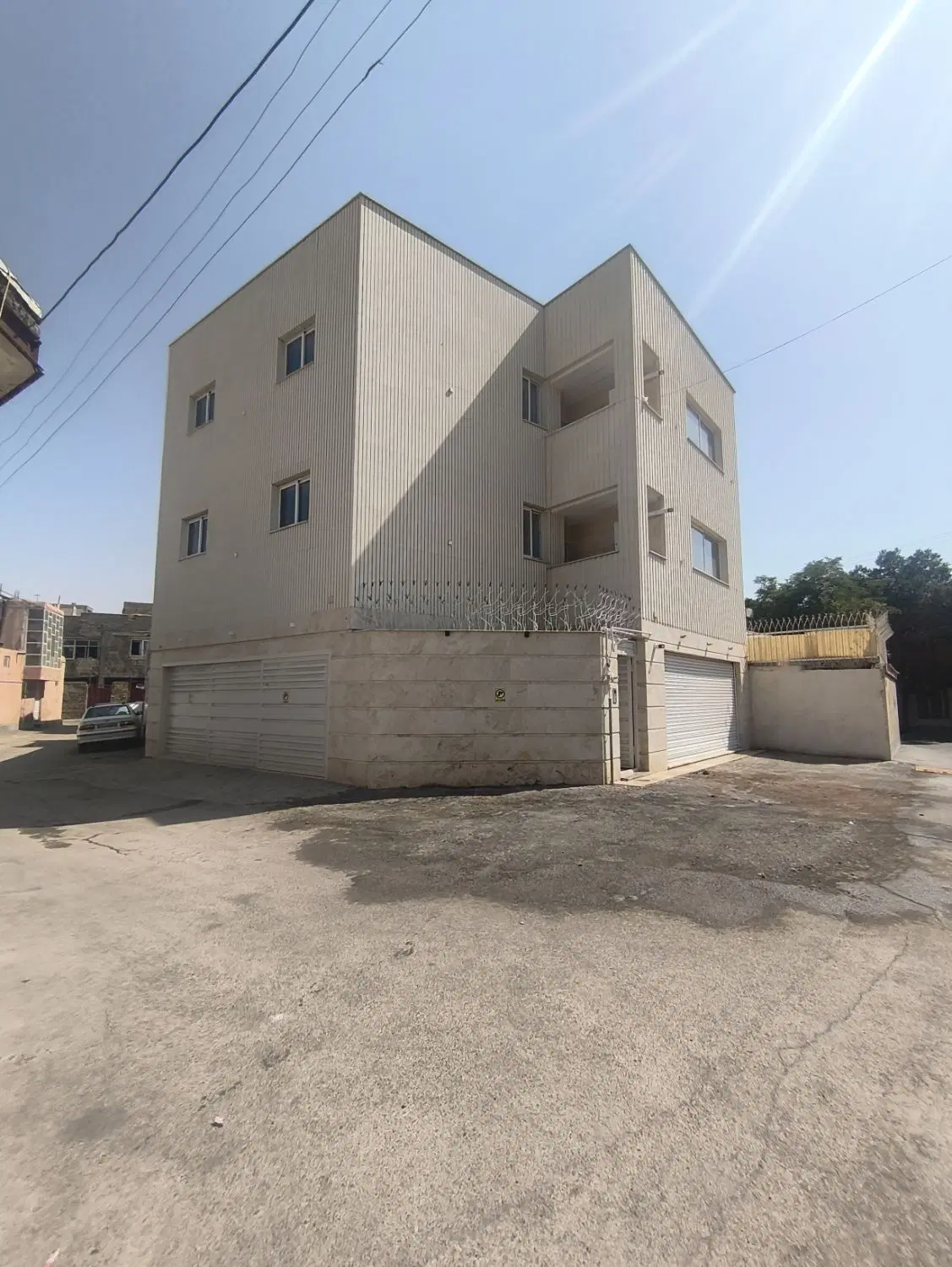 خانه سه طبقه