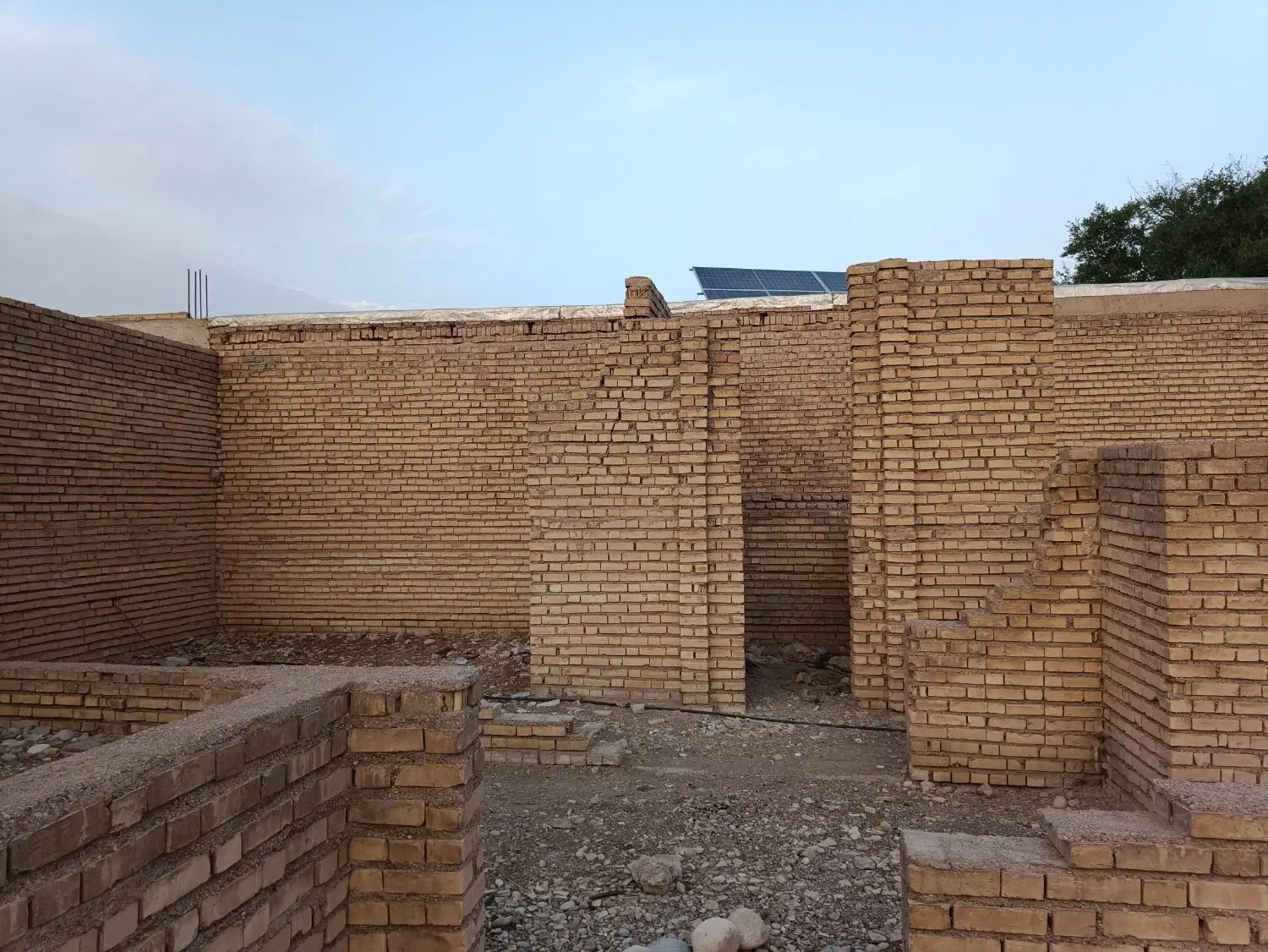 زمین ۲۲۰متر