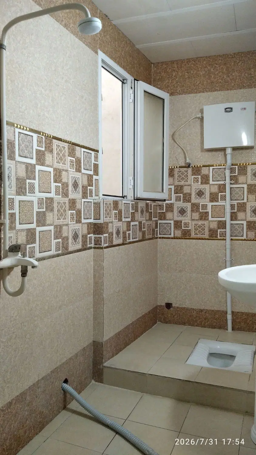 سوییت نزدیک حرم در قم  درب17حرم چسبیده به در حرم