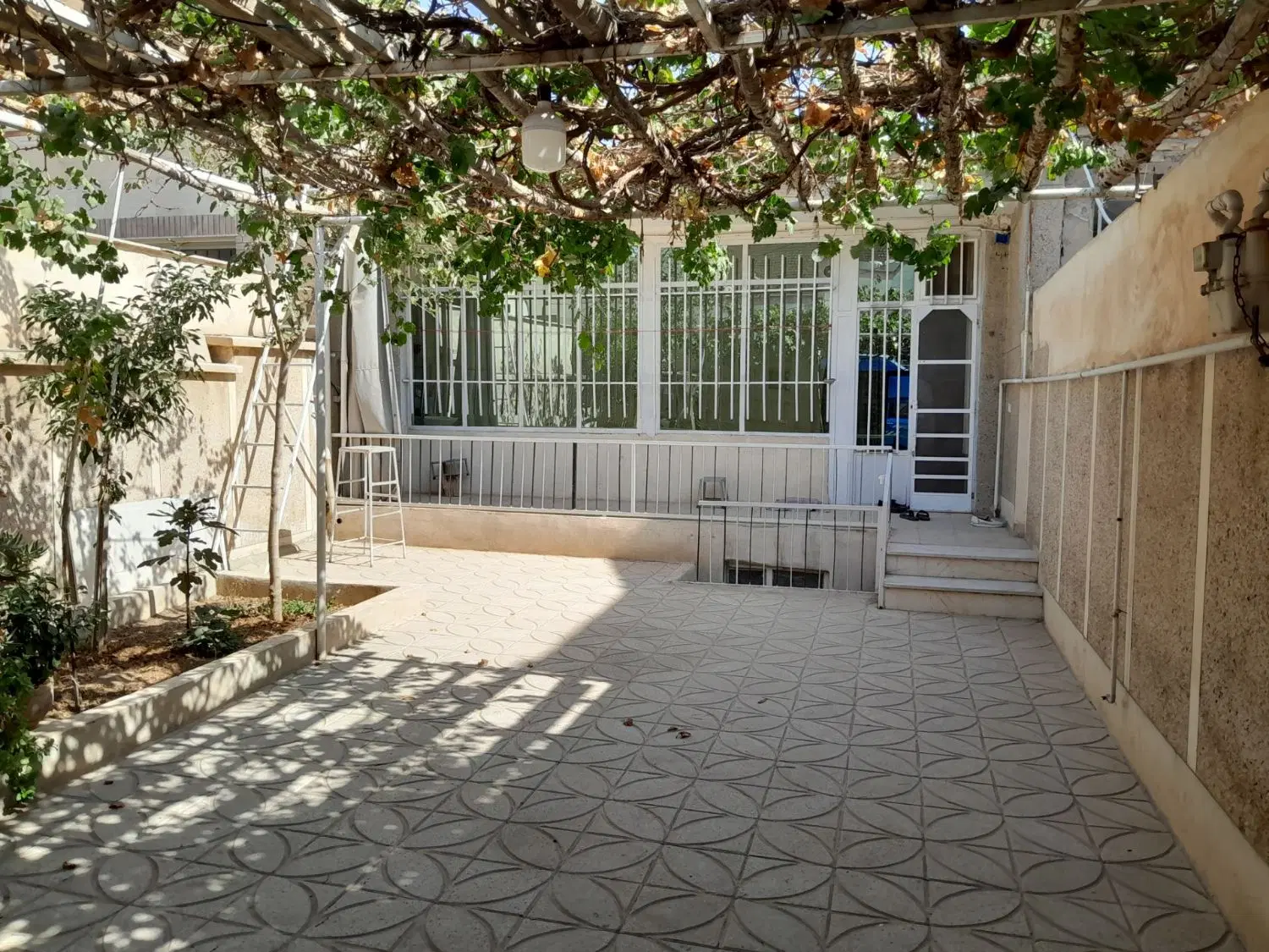 فروش خانه ویلای ماشین رو کارخانه قند گلستان