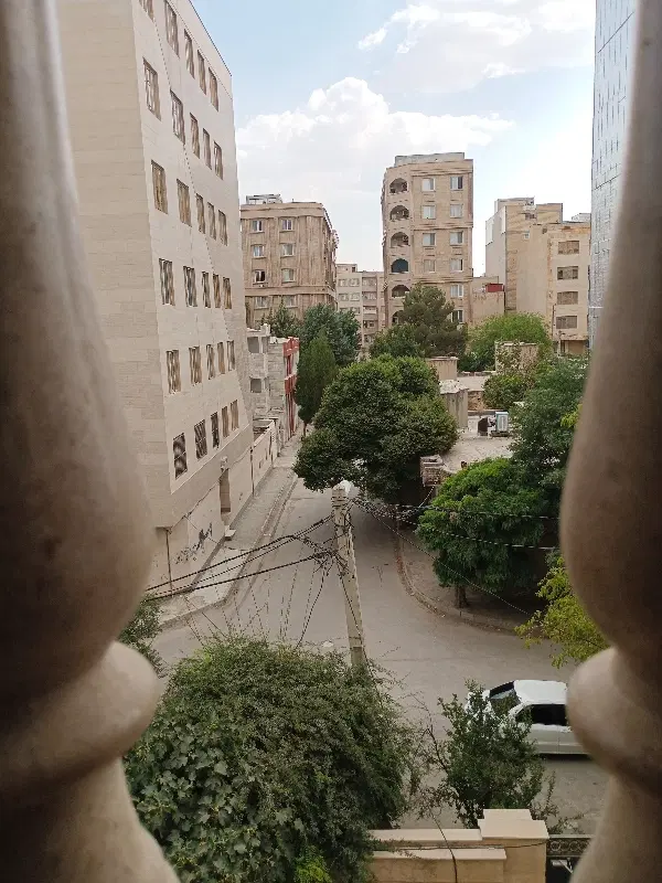 زمین در صحنه