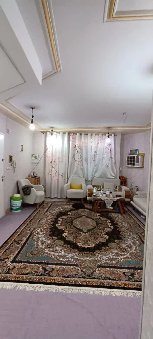 فروش واحدیک خواب۳طبقه۷۰متری شخصی ساز ( ازادشهر ).