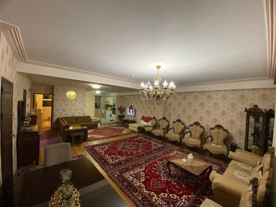 آپارتمان ۱۳۰ متری سه خوابه