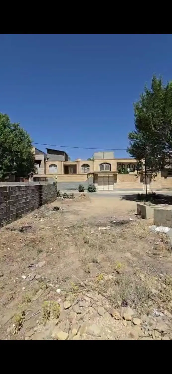 زمین جنوبی کاشانی شرقی
