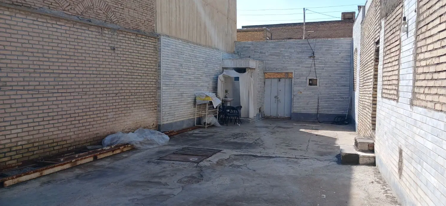 زمین فروشی