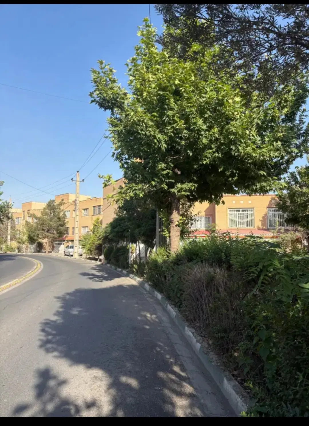 زمین فروشی