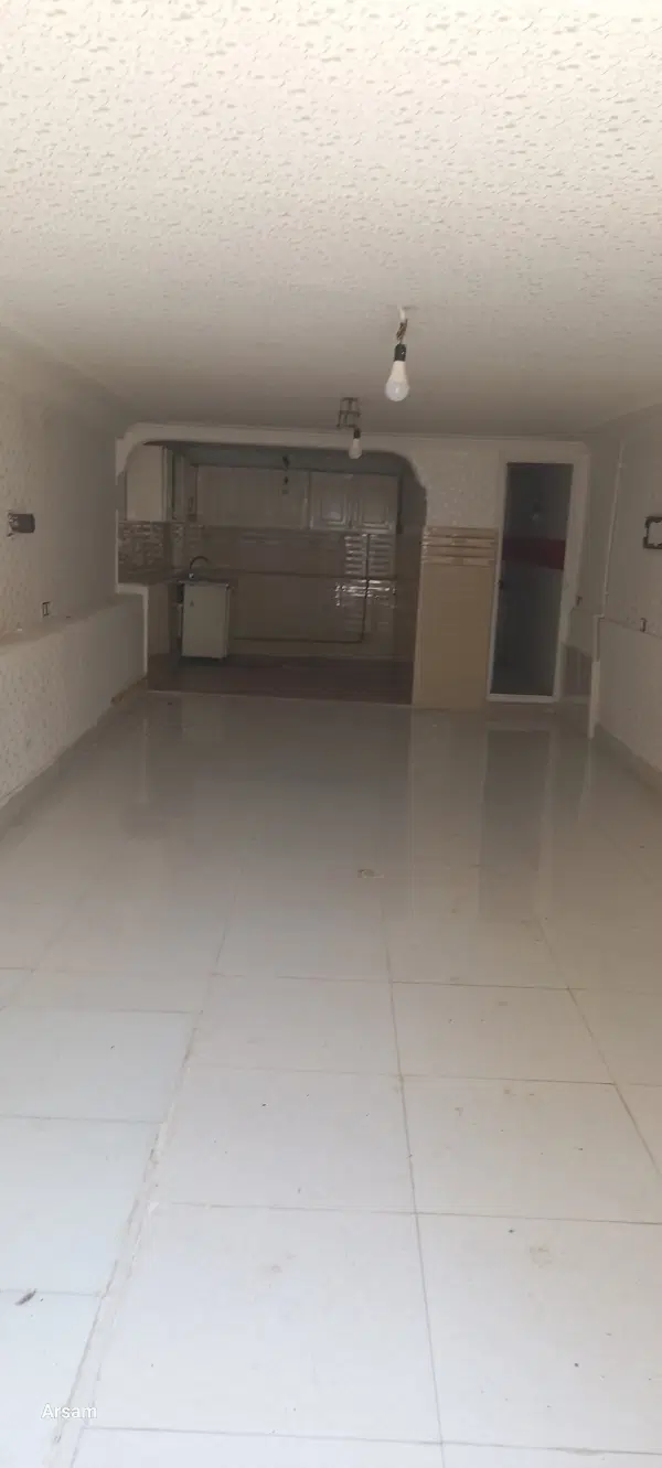 زیر زمین مسکونی تمیز