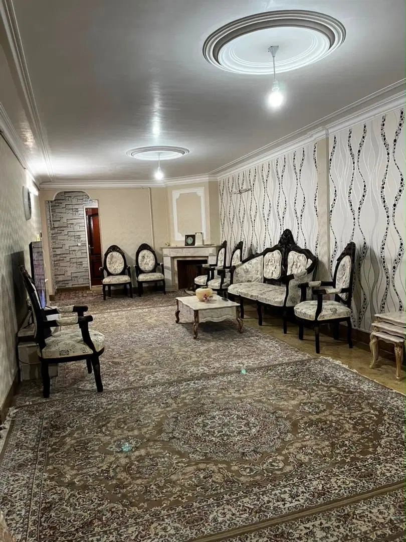 واحد ۱۱۳ متری کوچه سه گل ساختمان مروارید(نیک فر)