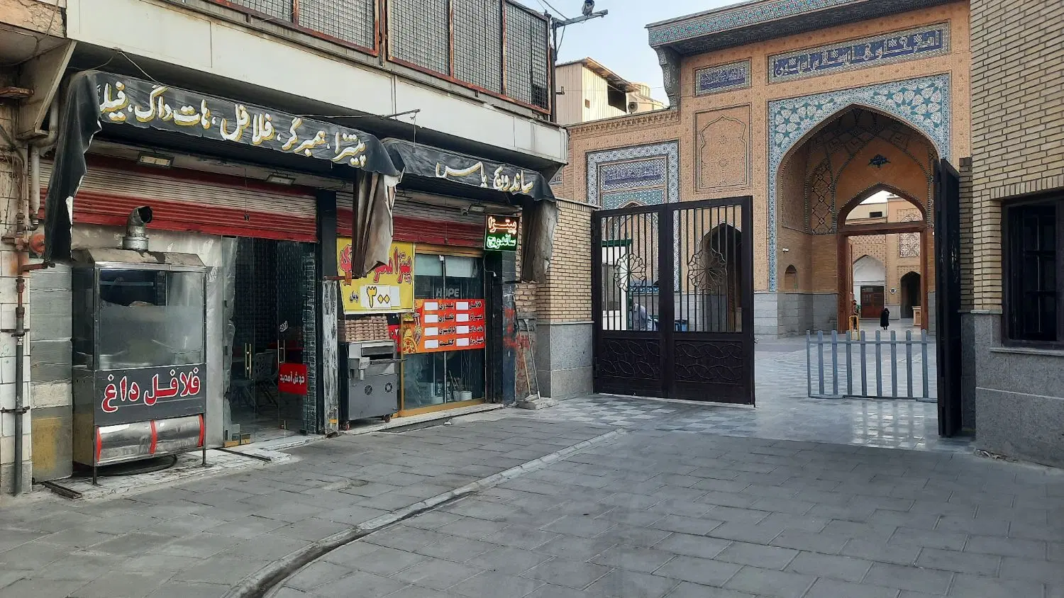 اجاره مغازه درب ۹ حرم شهرری