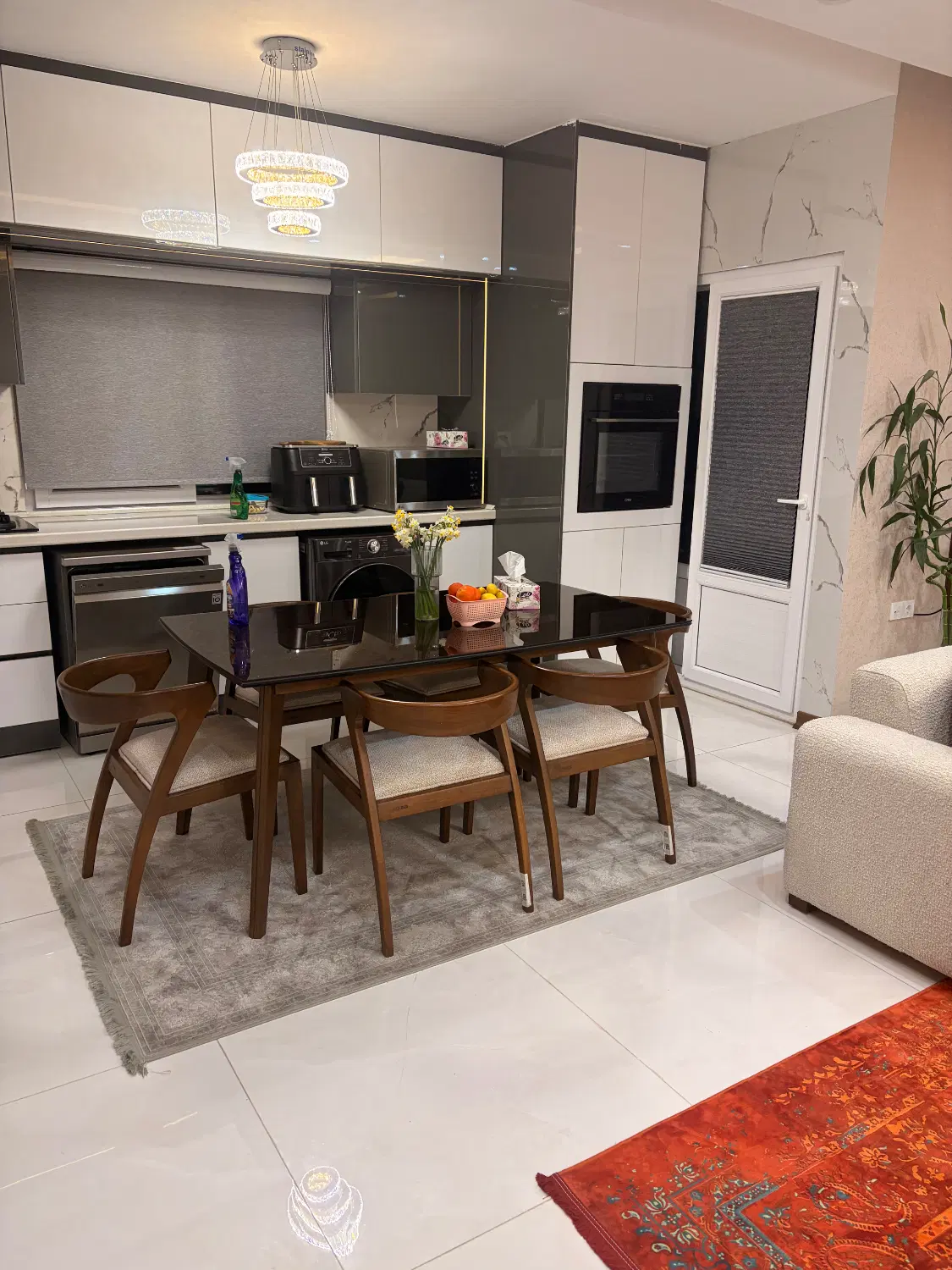 فردوس ۲۲ ، عدالت ۸۸
