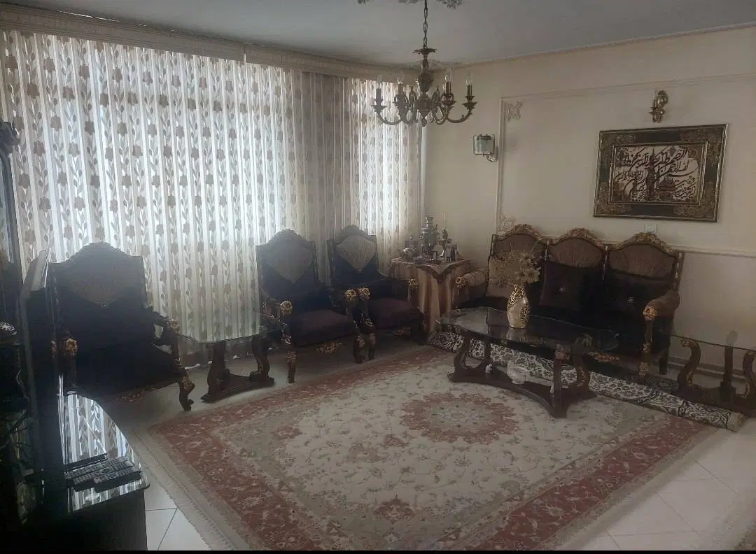 102 متر* با پارکینگ و انباری*  تک واحد* مسکن عارف