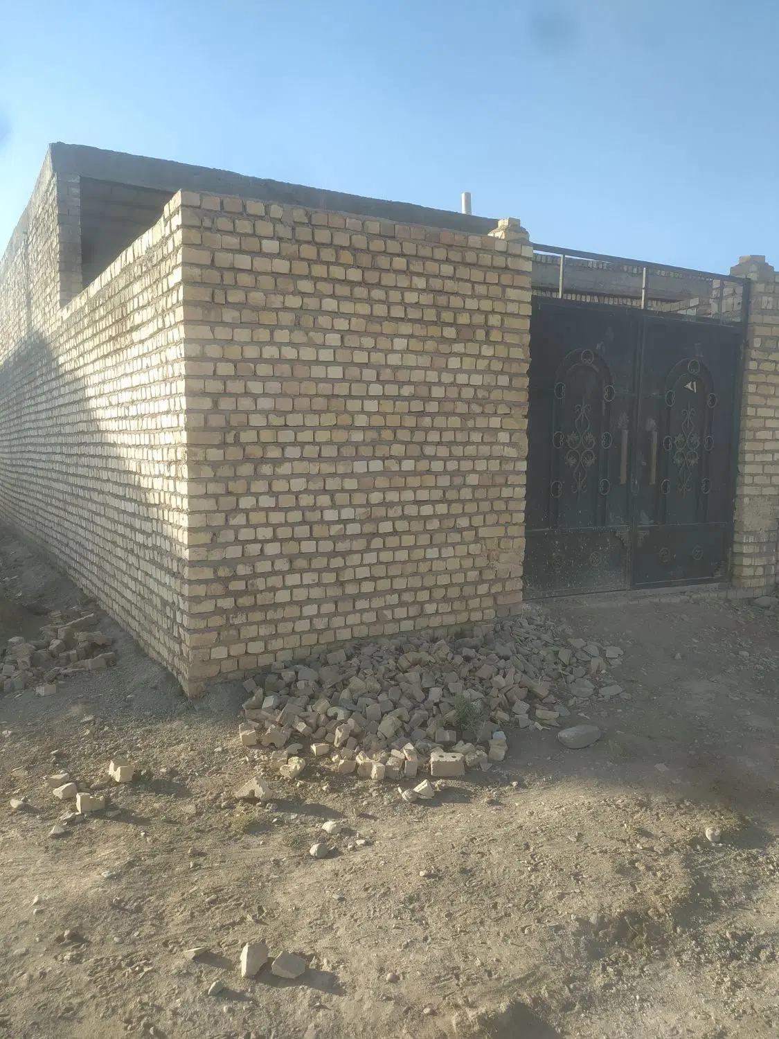 خانه نیمه ساز