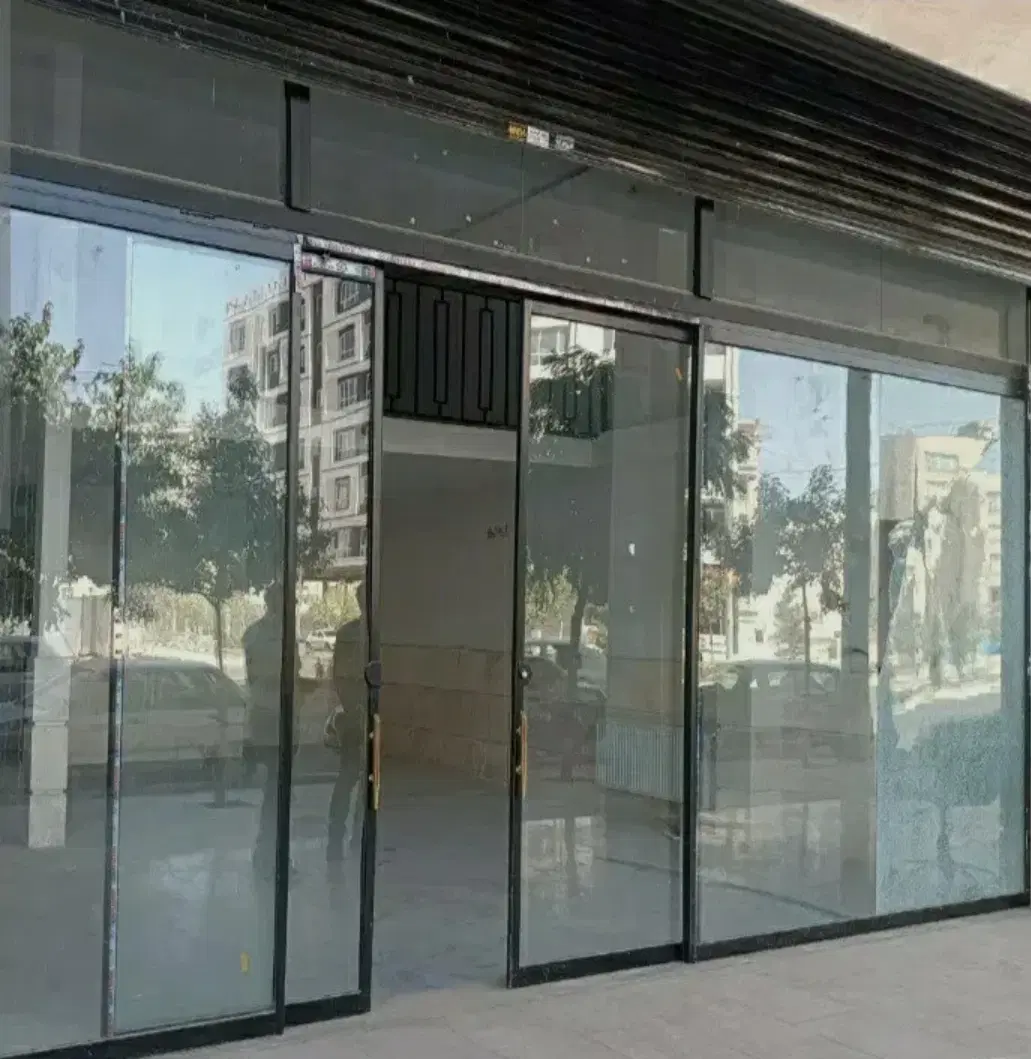 ۱۱۰ متر فضای تجاری دو نبش ،موقعیت ممتاز در برازنده