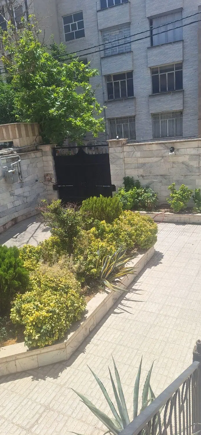 60متر 2خوابه با انباری غربی‌ها املاک تختی