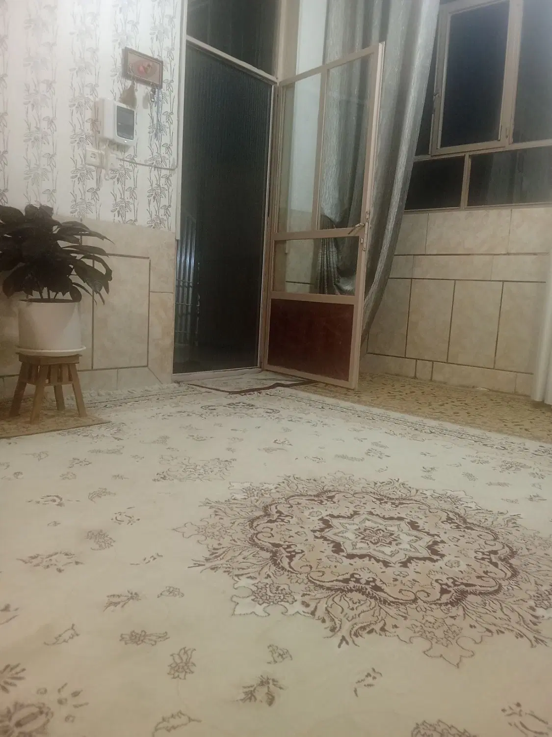آپارتمان تک واحدی