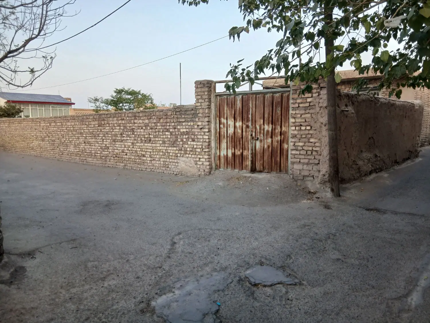 زمین فروشی