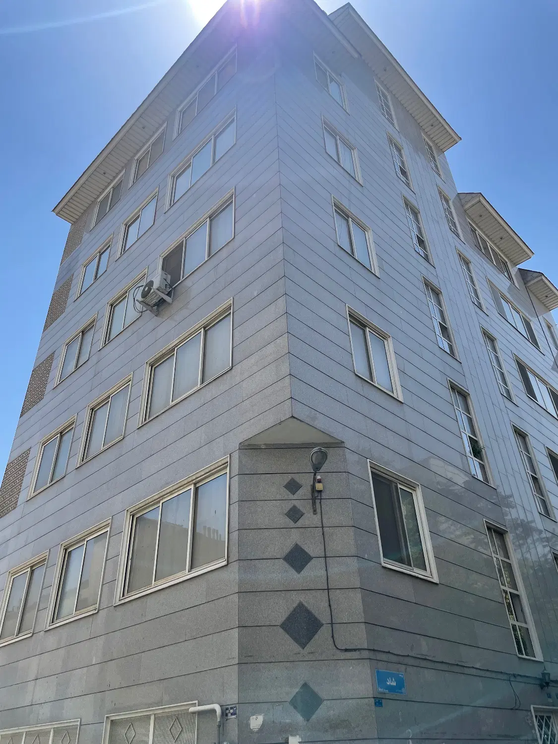 ۴۶ متر ۱ خواب ط۴ با پارکینگ و انباری