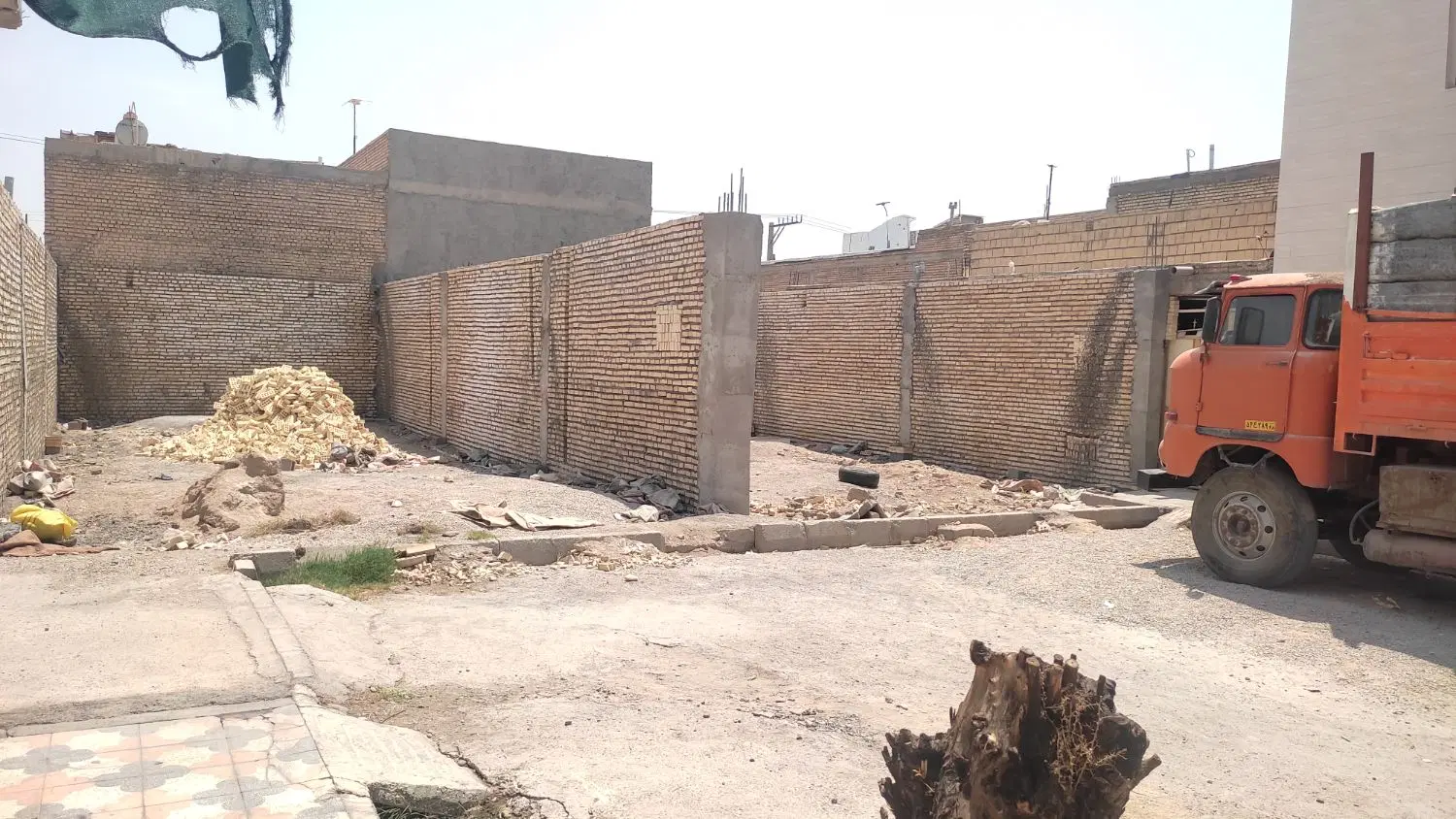 فروش خانه ۱۲۰ متری نیمه کاره زیباشهر زیرقیمت