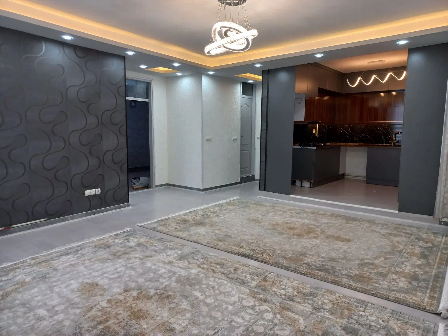 یک واحد آپارتمان در شهرک سینا