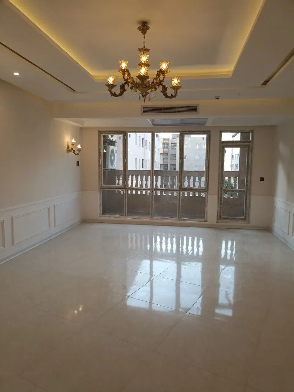 طبقه اول ۸۰ متری پارکینگ مسقف و اختصاصی