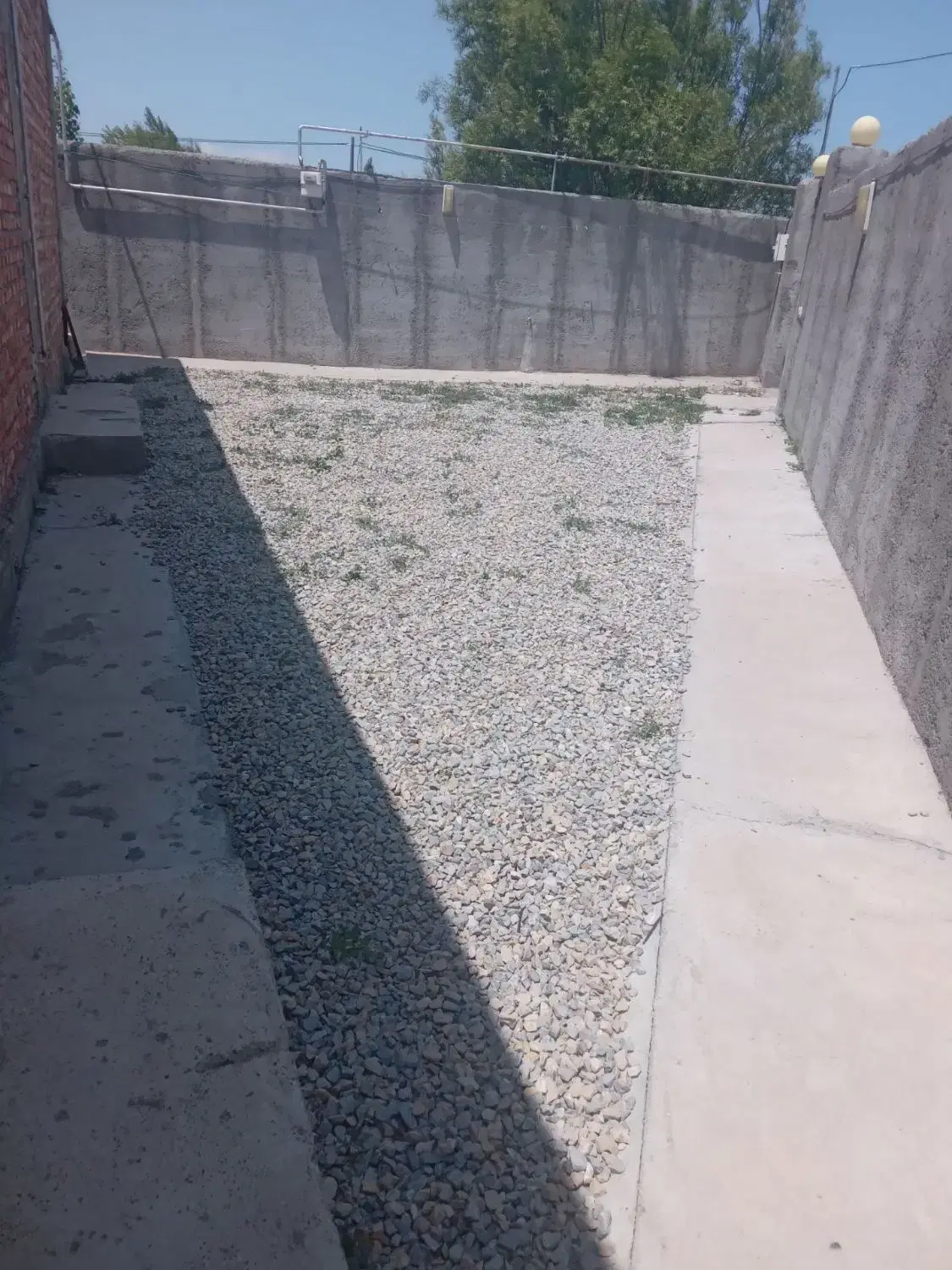 اجاره و فروش خونه باغ (اسکان برای مسافرین عزیز)