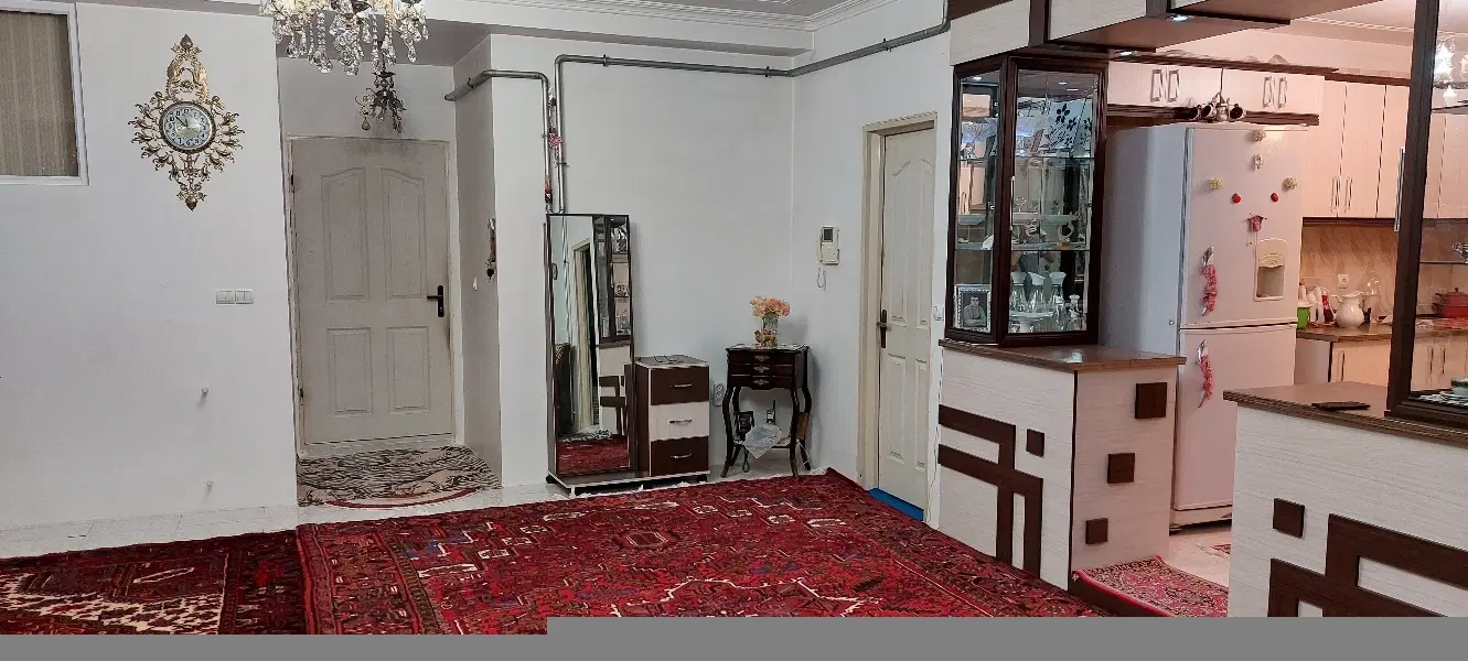آپارتمان ۱۰۶ متری برخیابان
