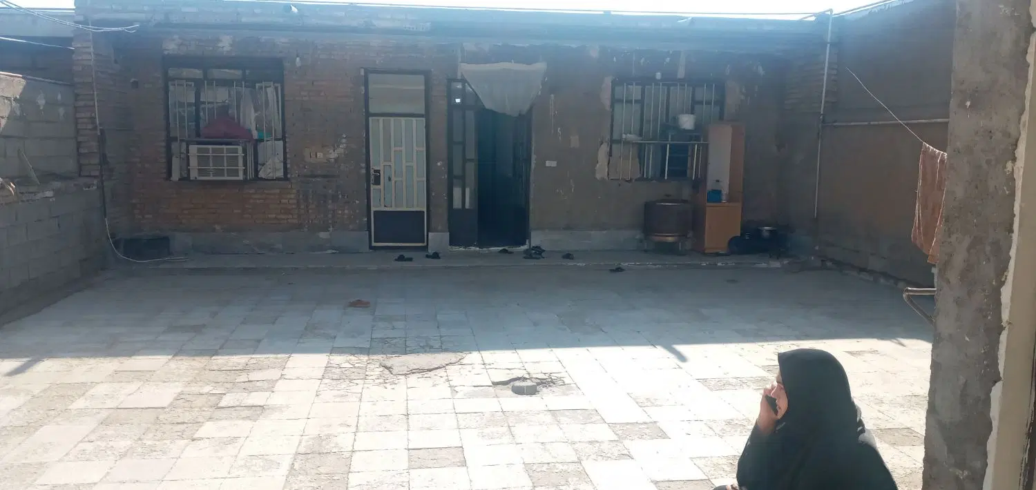 یک منزل 400متری