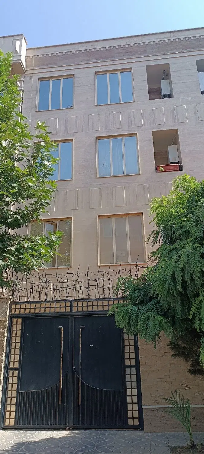 ۴۰ متر اما نقشه درحد۵۵ تراورتن پکیج رادیات