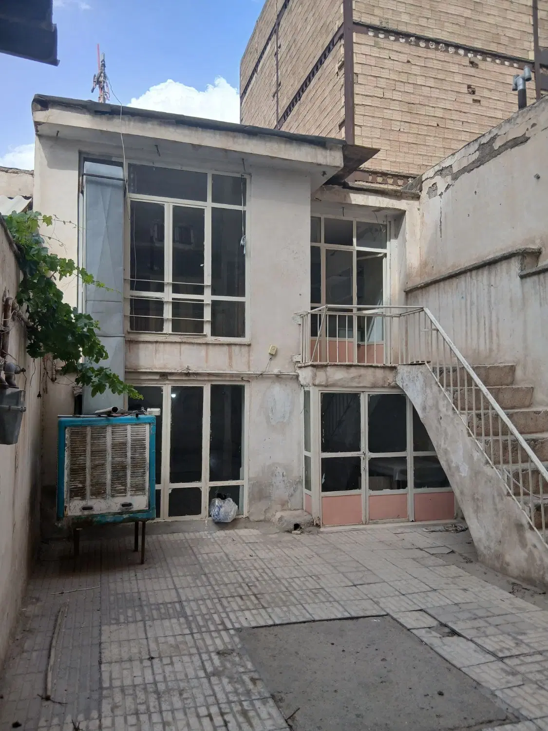 آپارتمان ۹۵ متری دوخوابه پیش فروش