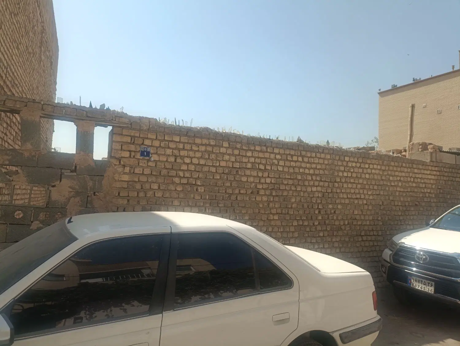 فروش زمین مسکونی چهار دیواری