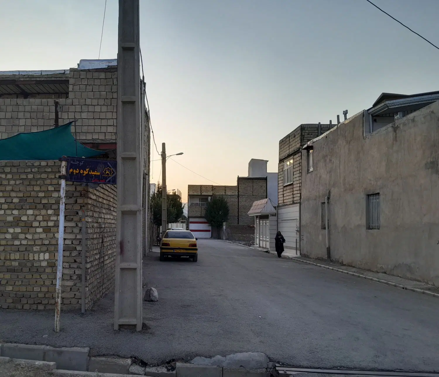 زمین روستای قلعه سنگی. طرح هادی ک سپید کوه ۲