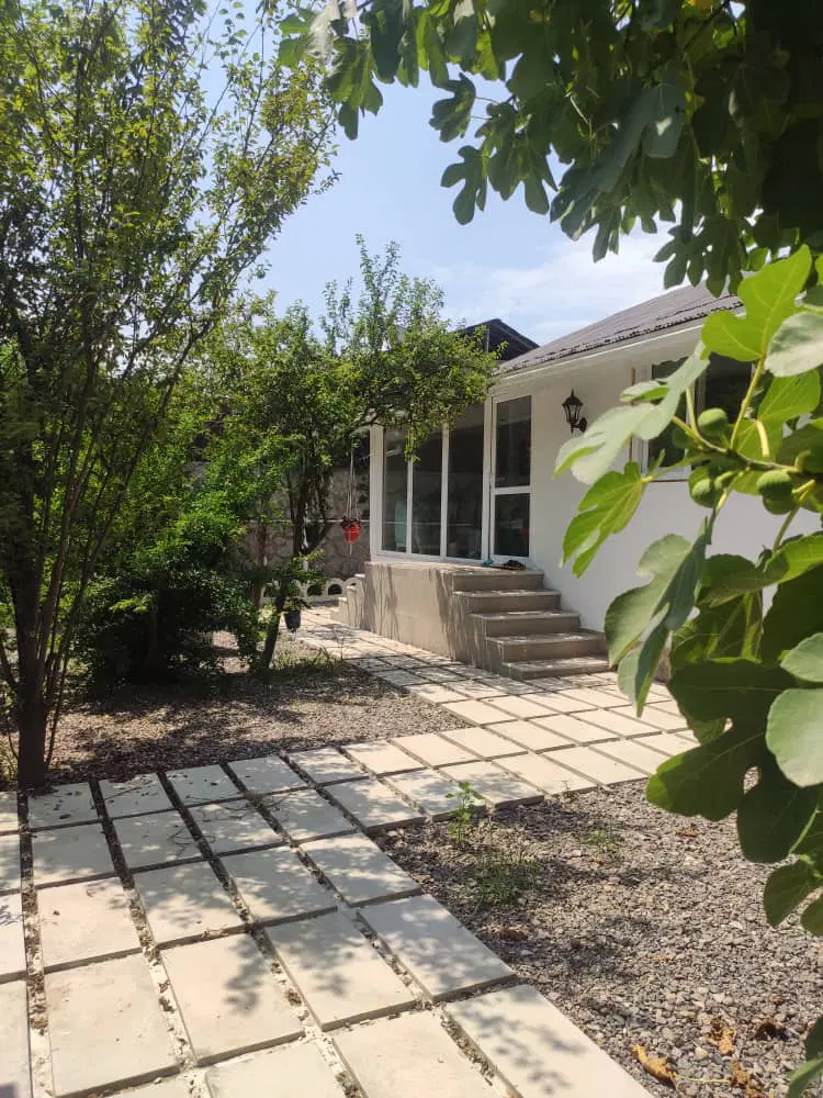 ویلااستخر۲خواب مرکزشهر فاصله گلسار۷دقیقه مالک معاف