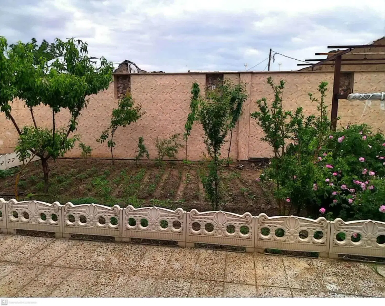 خانه ویلایی وباغچه درروستای نجم اباد