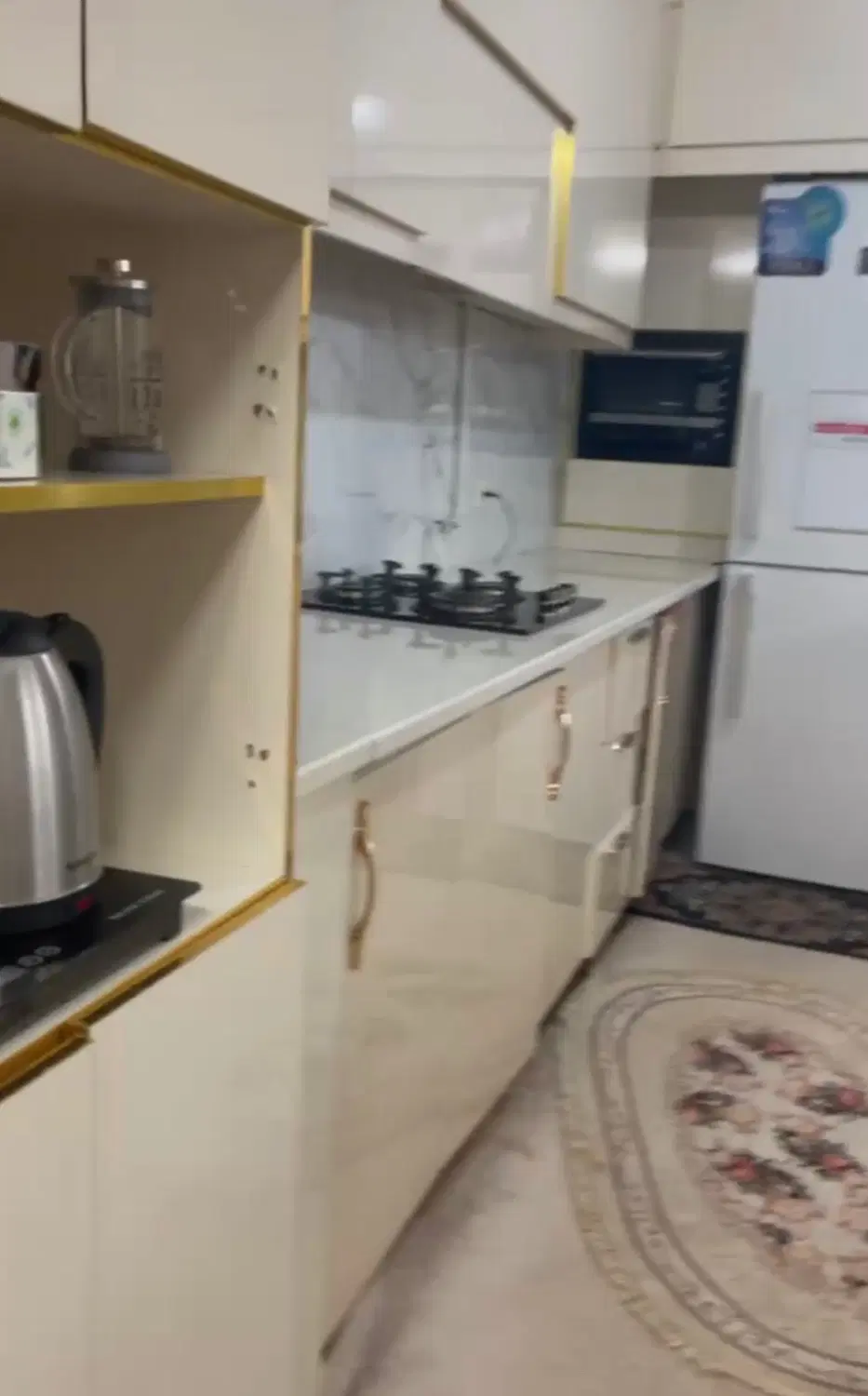 خانه دوطبقه درسردرود(برخیابان باغبان)دارای مغازه