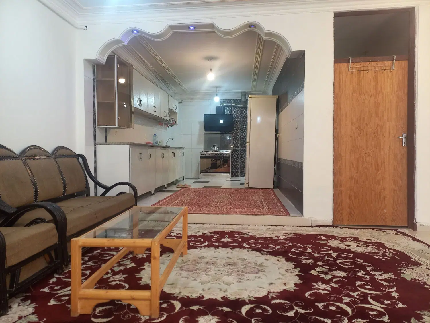 اجاره روزانه واحد ۱۵۰ متری خ مبارزان
