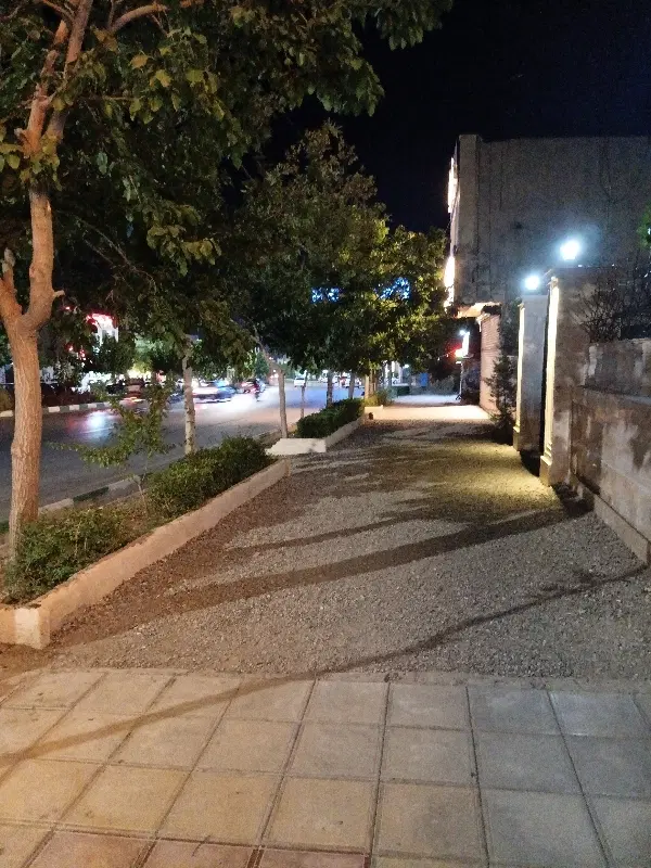 ملکی دارای آلاچیق وبنای رستوران سنتی فروشی