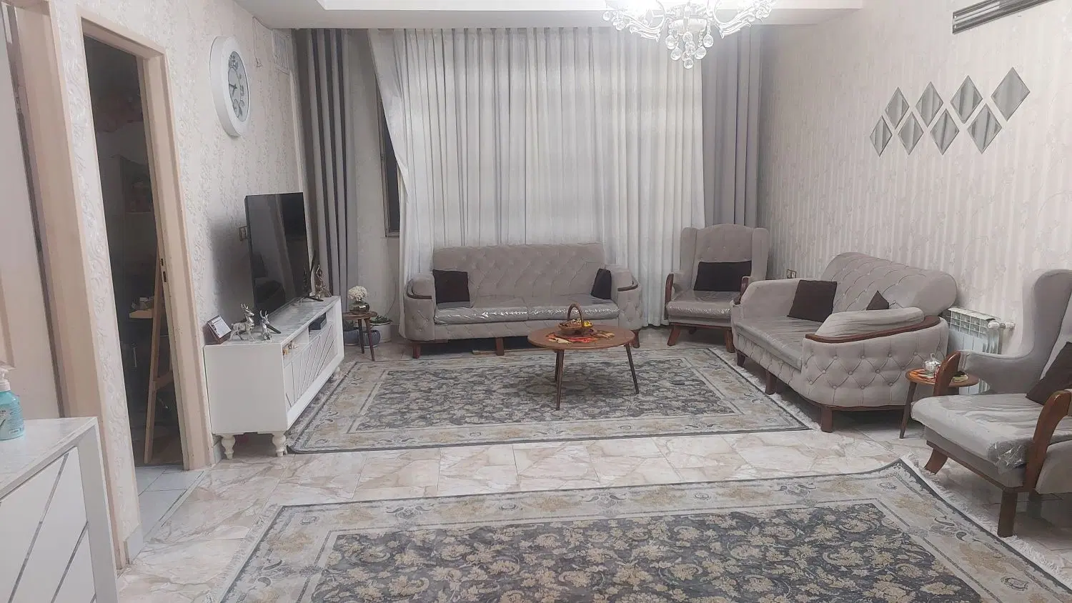 آپارتمان  فول امکانات ۸۳ متری