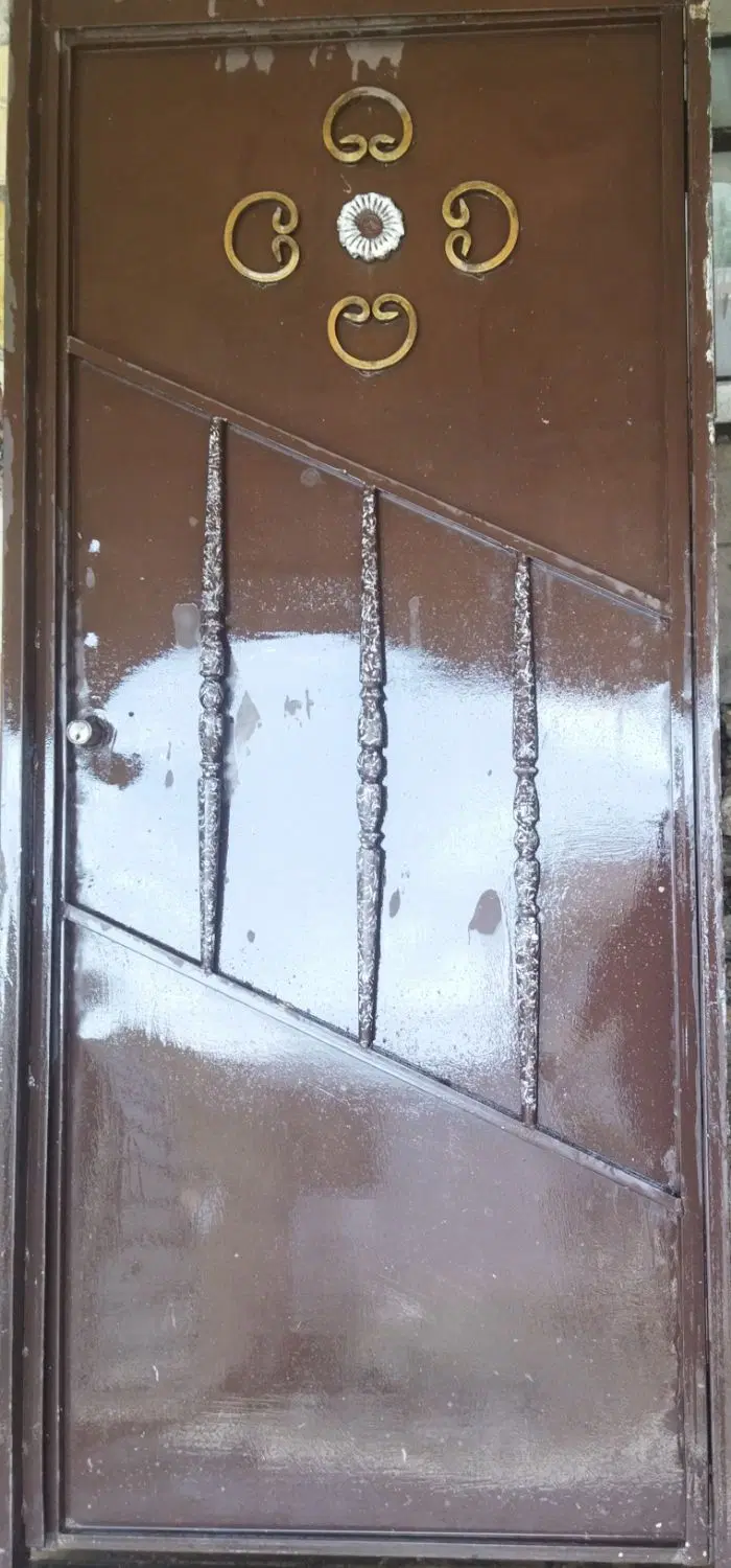 خانه 120متری ویلایی  واقع در بهارستان یک